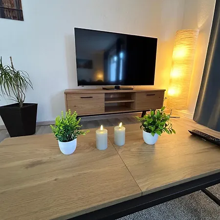 Zentrales Mit Garten Apartment *